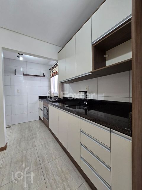 Image 3 - 930943