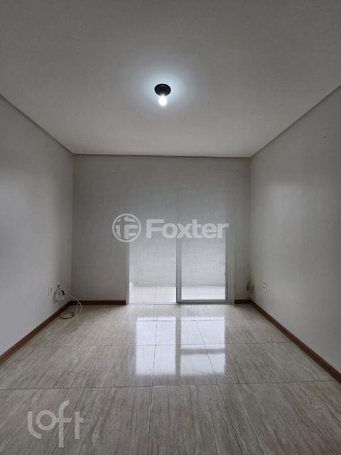 Image 7 - 930943