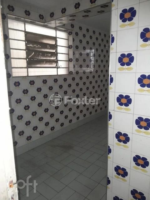 Image 3 - 930945