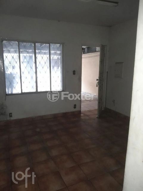 Image 11 - 930945