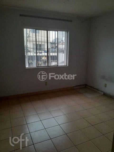 Image 5 - 930945