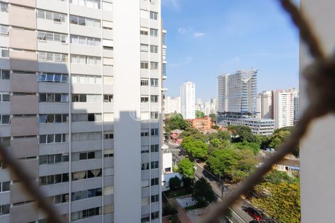 Image 19 - 930994