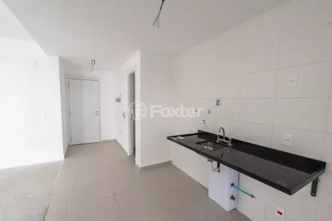 Image 7 - 930996