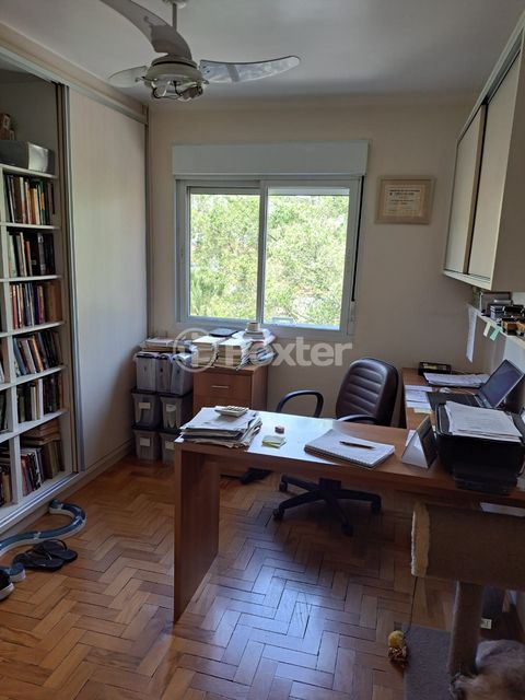 Image 7 - 931000
