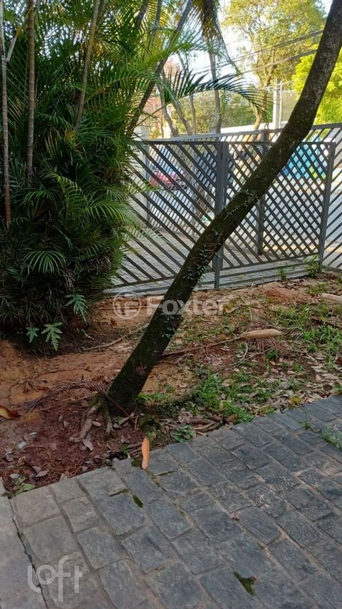 Image 16 - 931009