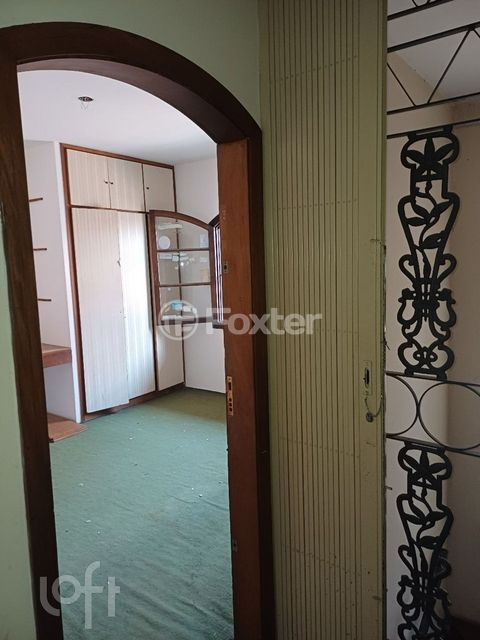 Image 5 - 931009