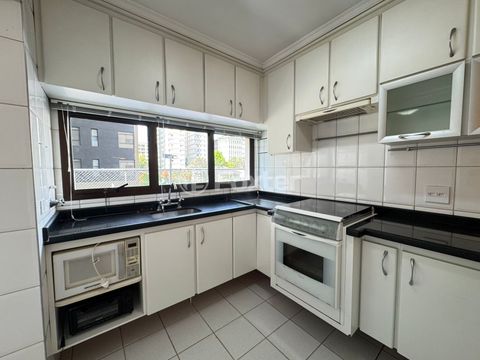 Image 3 - 931048