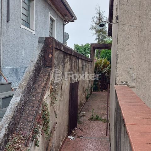 Image 1 - 931085