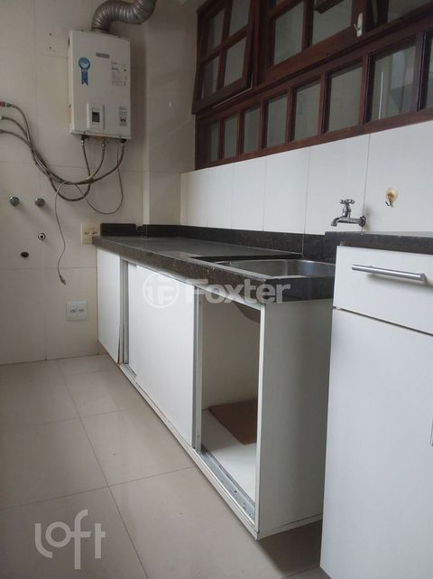 Image 8 - 931092