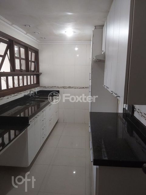 Image 4 - 931092