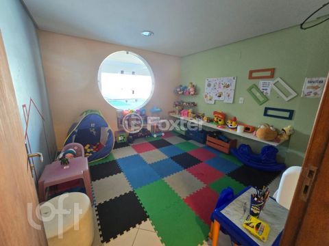 Image 7 - 931100