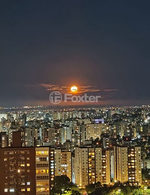 Image 2 - 931106