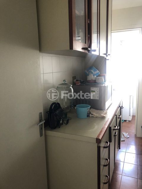Image 7 - 931150