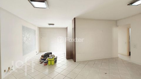 Image 7 - 931350