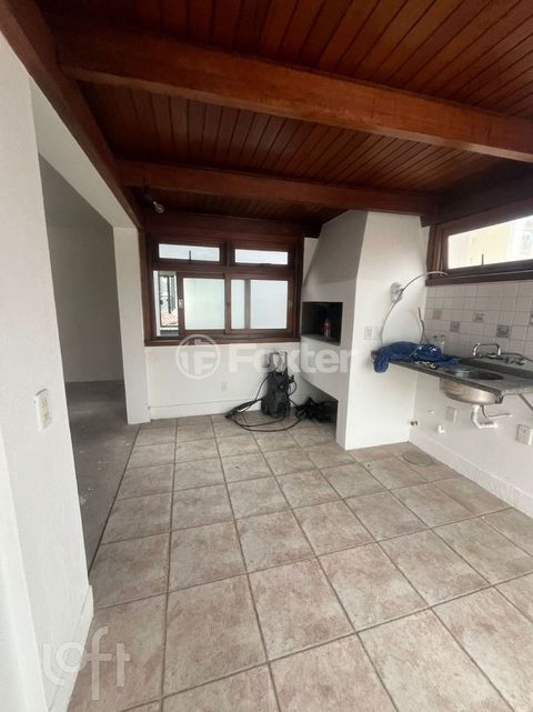 Image 3 - 931364