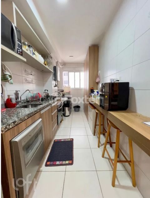 Image 3 - 931399