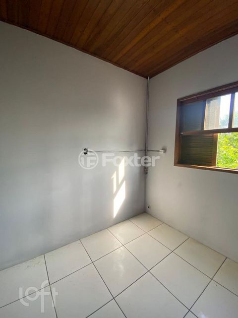 Image 7 - 931471
