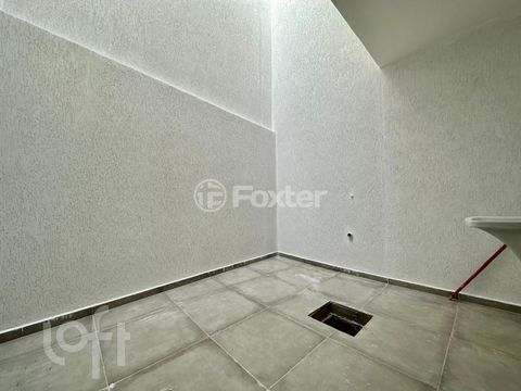 Image 4 - 931552