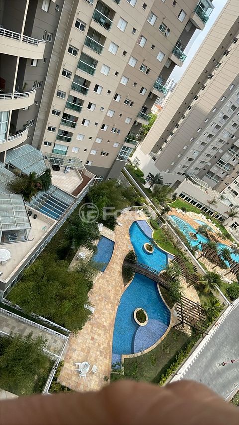 Image 7 - 931563