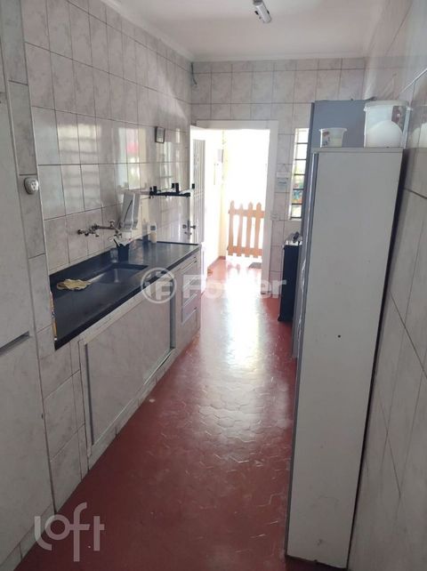 Image 4 - 931577