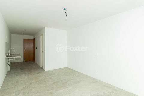 Image 6 - 931580