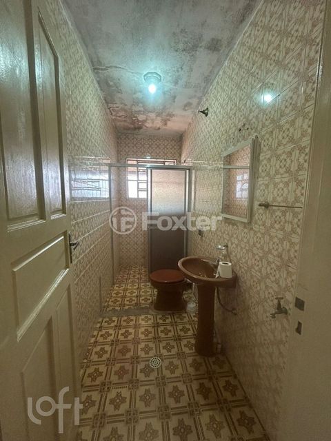 Image 8 - 931581