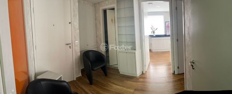 Image 4 - 931596