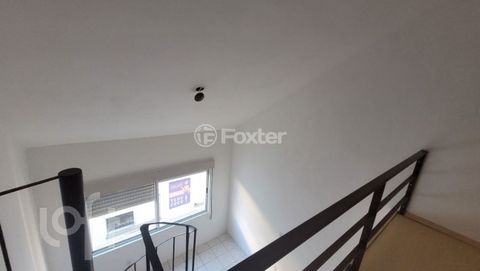 Image 3 - 931605