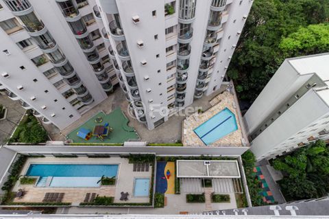 Image 6 - 931613