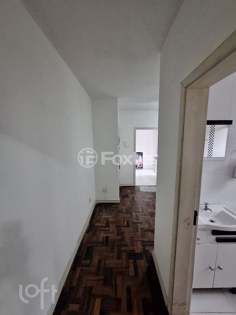 Image 7 - 931617