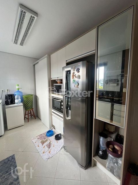 Image 4 - 931630