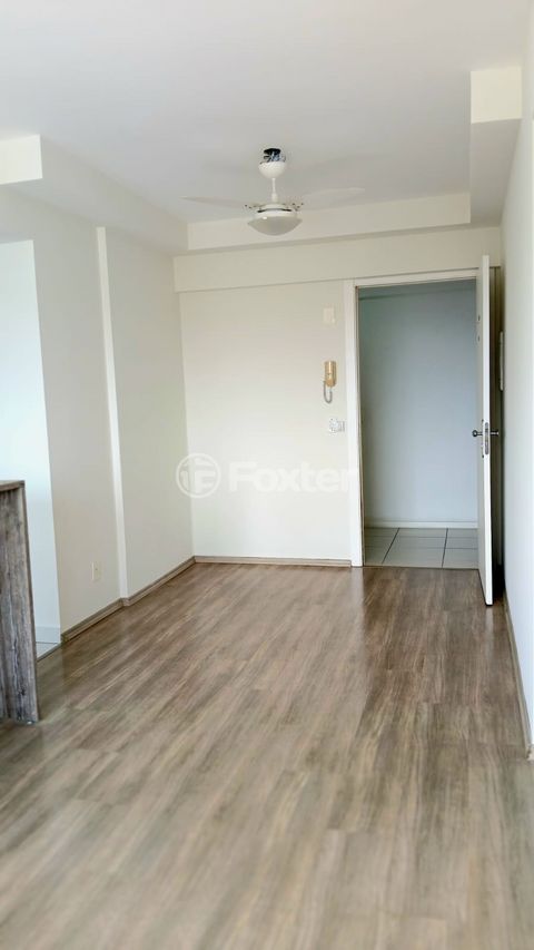 Image 3 - 931658