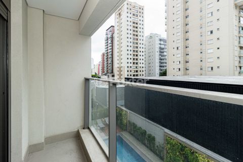 Image 15 - 931703