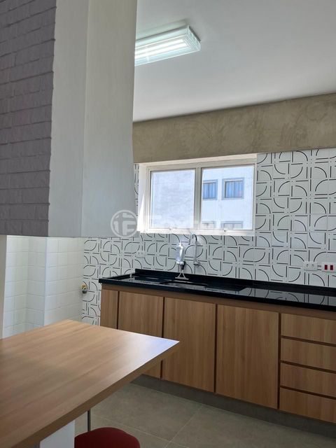 Image 3 - 931715