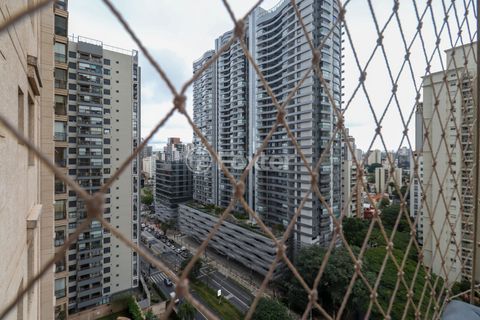 Image 11 - 931720