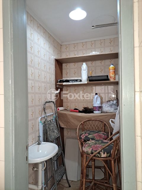 Image 3 - 931760