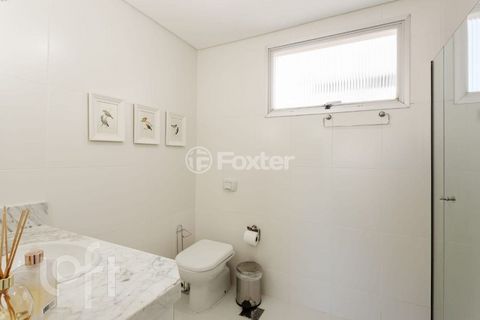 Image 11 - 931800