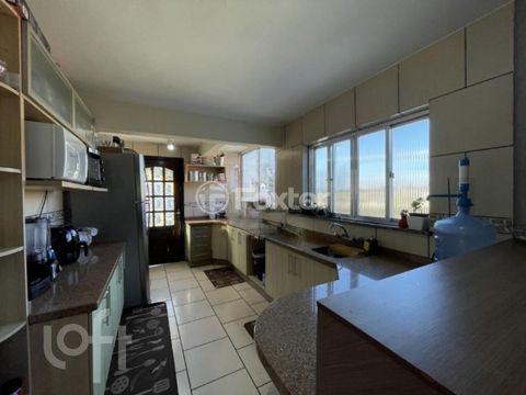 Image 3 - 931923