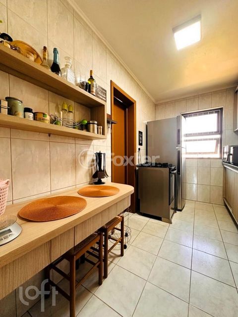 Image 7 - 931954