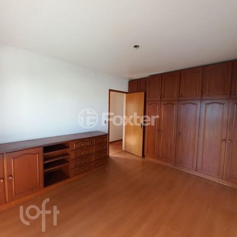 Image 7 - 931955