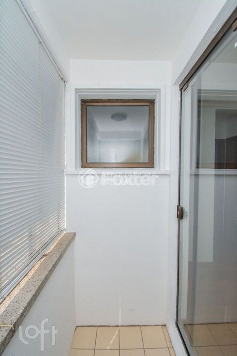Image 3 - 931986