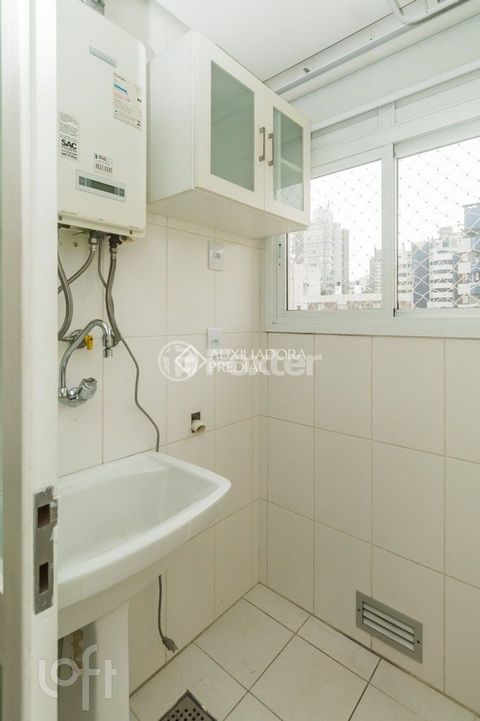 Image 5 - 932094