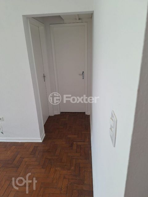 Image 4 - 932105