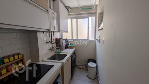 Image 7 - 932126