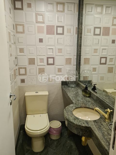Image 7 - 932151