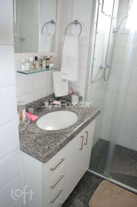 Image 11 - 932203