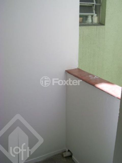 Image 7 - 932299