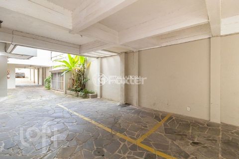 Image 6 - 932329