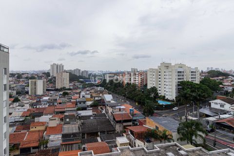 Image 14 - 932330