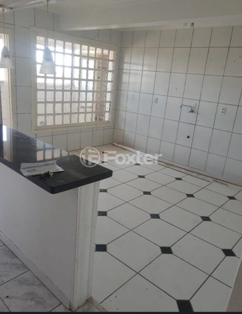 Image 3 - 932419